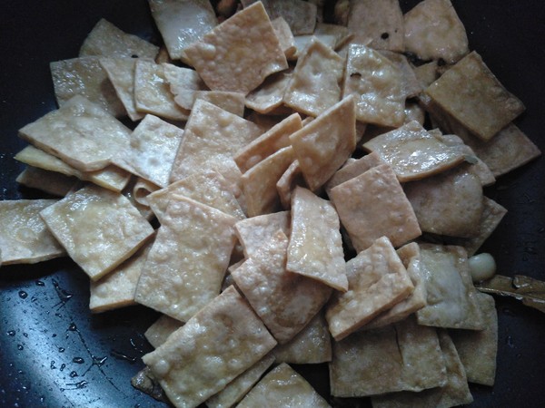 冷吃千張的做法-香辣味煎菜譜-易網健康養生網 冷吃千張的做法-香辣味煎菜譜