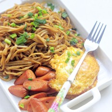 火腿荷包蛋燜面的做法-家常味燜菜譜