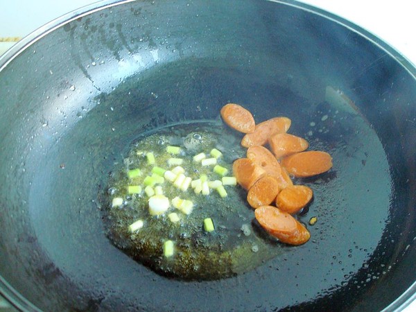 火腿荷包蛋燜面的做法-家常味燜菜譜-易網健康養生網 火腿荷包蛋燜面的做法-家常味燜菜譜