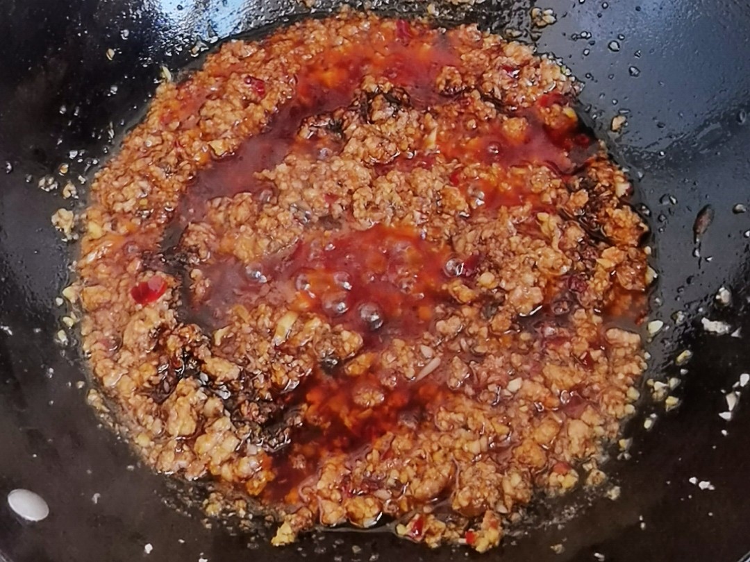 百搭萬能香菇肉醬-1勺醬拌面又拌飯,多吃兩三碗,不是窮是太好吃的做法-咸鮮味炒菜譜-易網健康養生網 百搭萬能香菇肉醬-1勺醬拌面又拌飯,多吃兩三碗,不是窮是太好吃的做法-咸鮮味炒菜譜