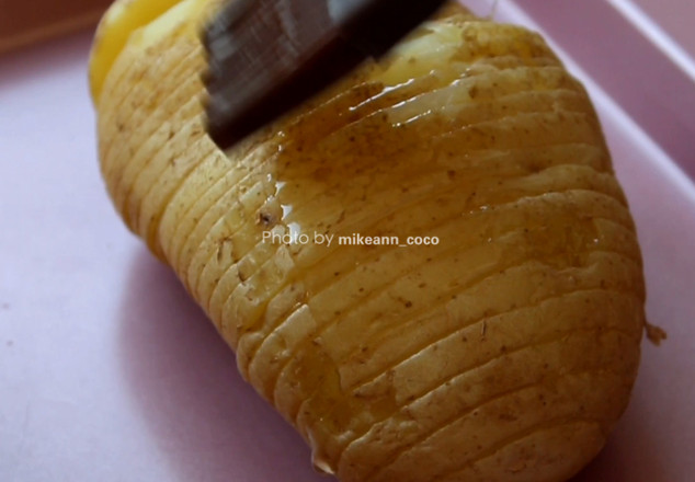 風琴烤土豆的做法-家常味烘焙菜譜-易網(wǎng)健康養(yǎng)生網(wǎng) 風琴烤土豆的做法-家常味烘焙菜譜