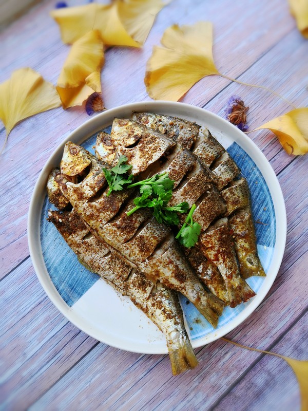 用烤箱烤鯽魚既衛生又安全，廚房油煙少的做法-家常味烤菜譜