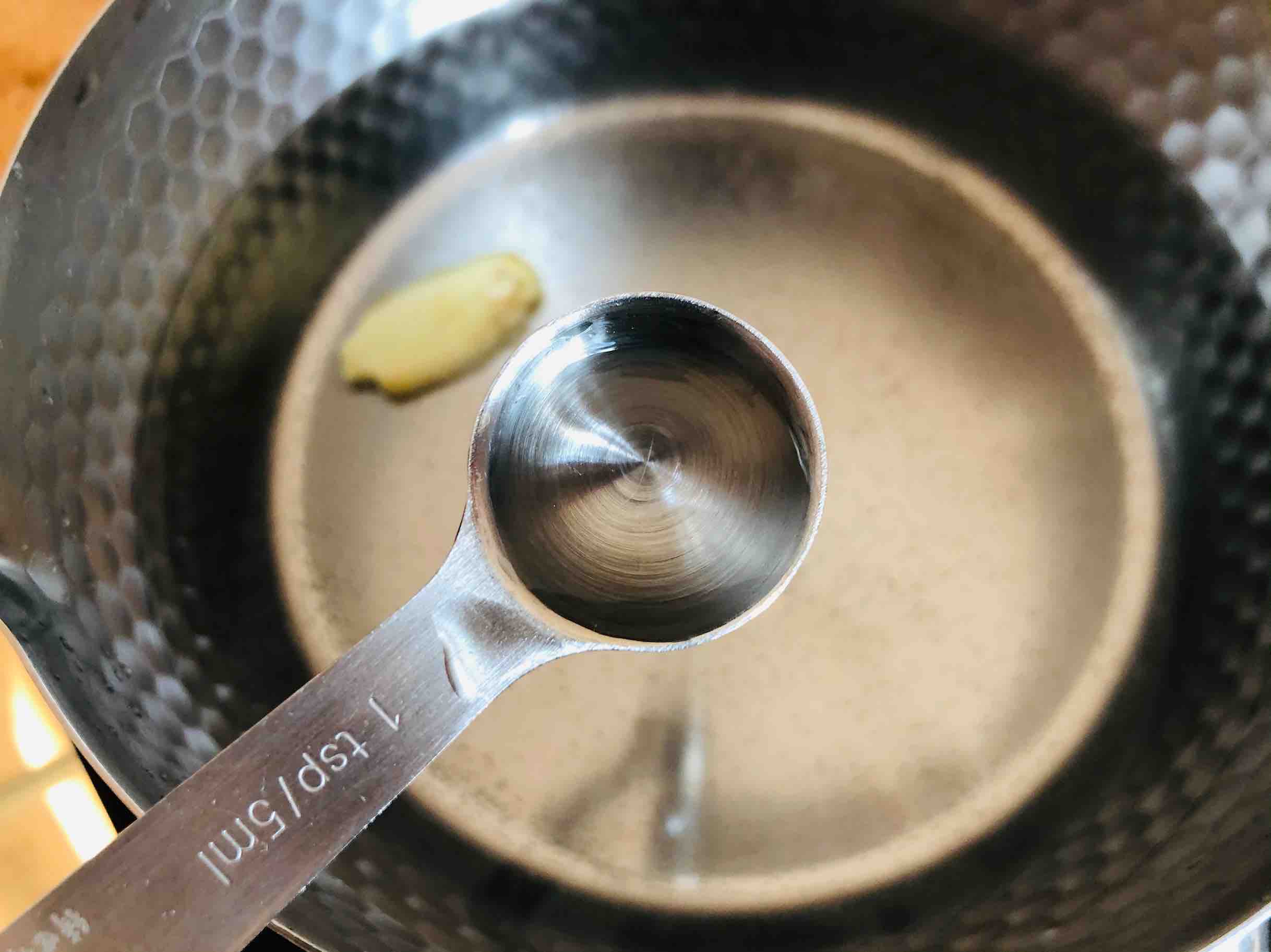 火鍋雞的家常做法,香辣過癮簡單易做,配米飯?zhí)嘛埨驳淖龇?香辣味燒菜譜-易網(wǎng)健康養(yǎng)生網(wǎng) 火鍋雞的家常做法,香辣過癮簡單易做,配米飯?zhí)嘛埨驳淖龇?香辣味燒菜譜