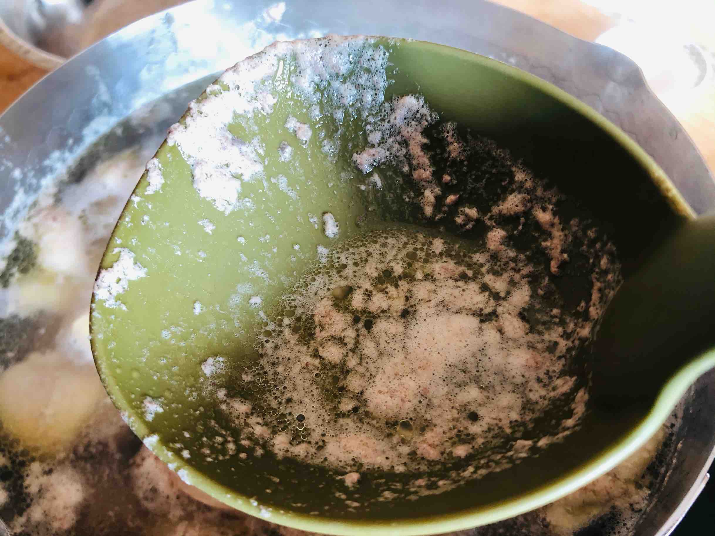 火鍋雞的家常做法,香辣過癮簡單易做,配米飯?zhí)嘛埨驳淖龇?香辣味燒菜譜-易網(wǎng)健康養(yǎng)生網(wǎng) 火鍋雞的家常做法,香辣過癮簡單易做,配米飯?zhí)嘛埨驳淖龇?香辣味燒菜譜