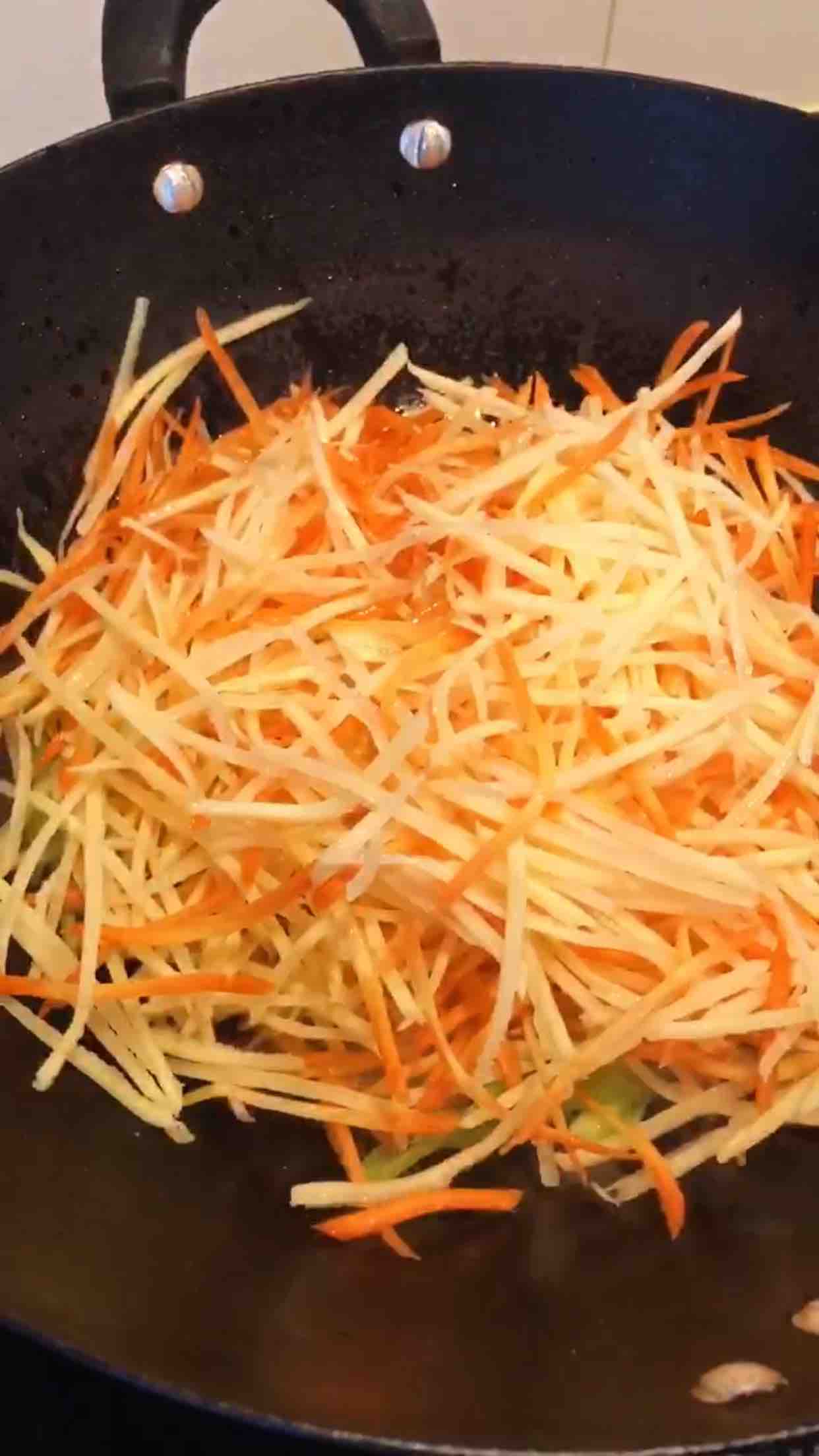 素炒三彩絲的做法-家常味炒菜譜