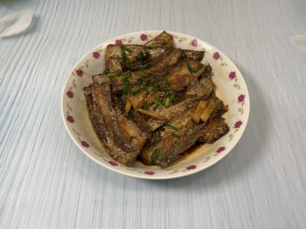 帶魚這樣做，酥脆的連魚骨頭都可以吃的做法-家常味煎菜譜