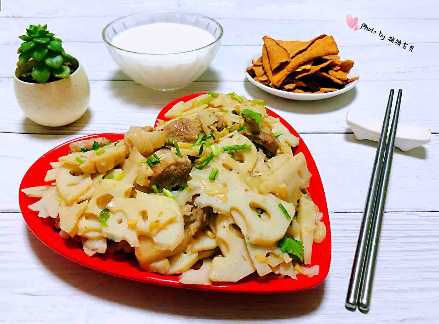 蓮藕炒肉片的做法-咸鮮味炒菜譜-易網健康養生網 蓮藕炒肉片的做法-咸鮮味炒菜譜