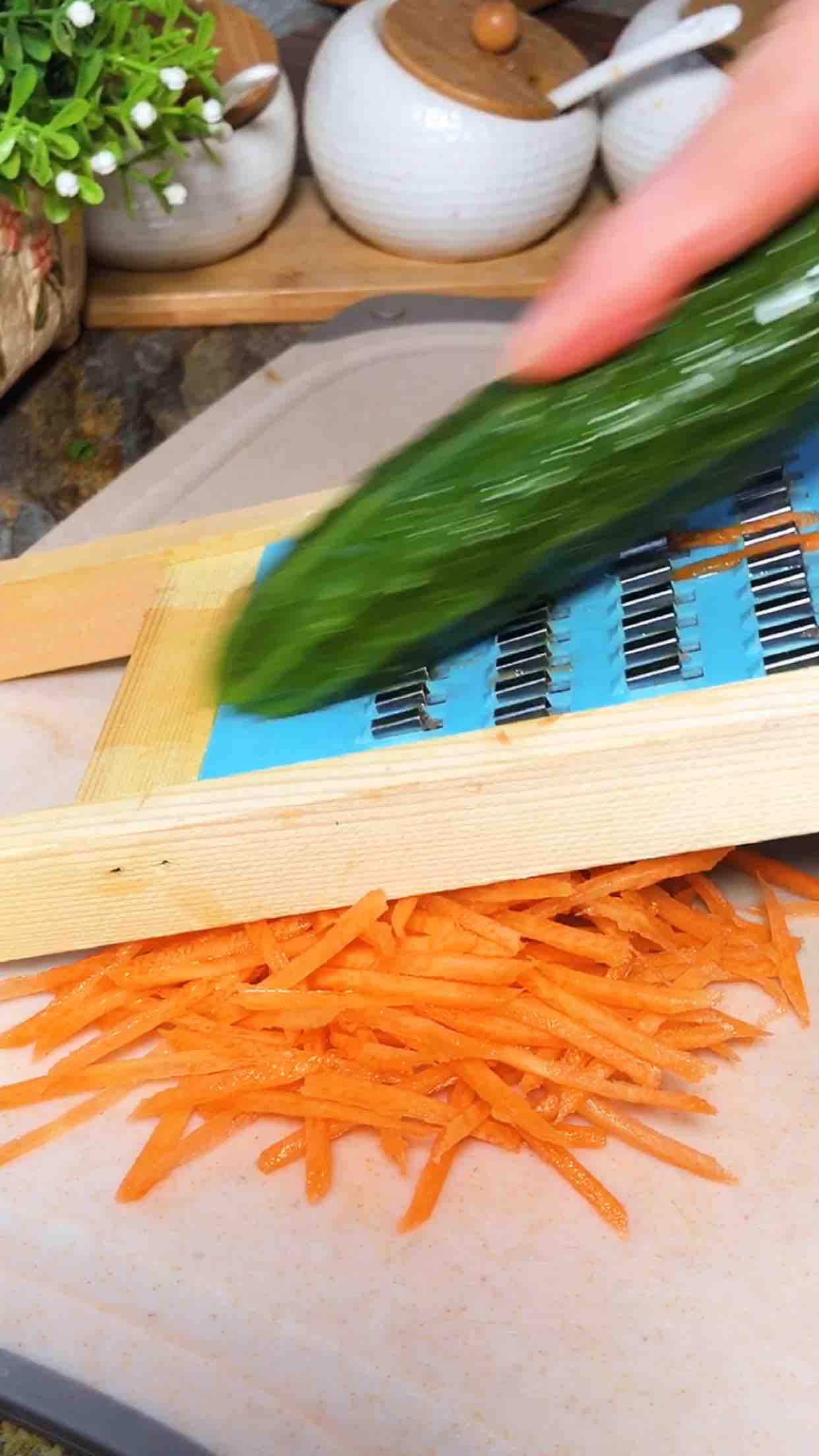 麻醬面皮的做法-酸辣味拌菜譜-易網<a href=http://www.jsjjzhkt.cn/ target=_blank class=infotextkey>健康養生</a>網 麻醬面皮的做法-酸辣味拌菜譜