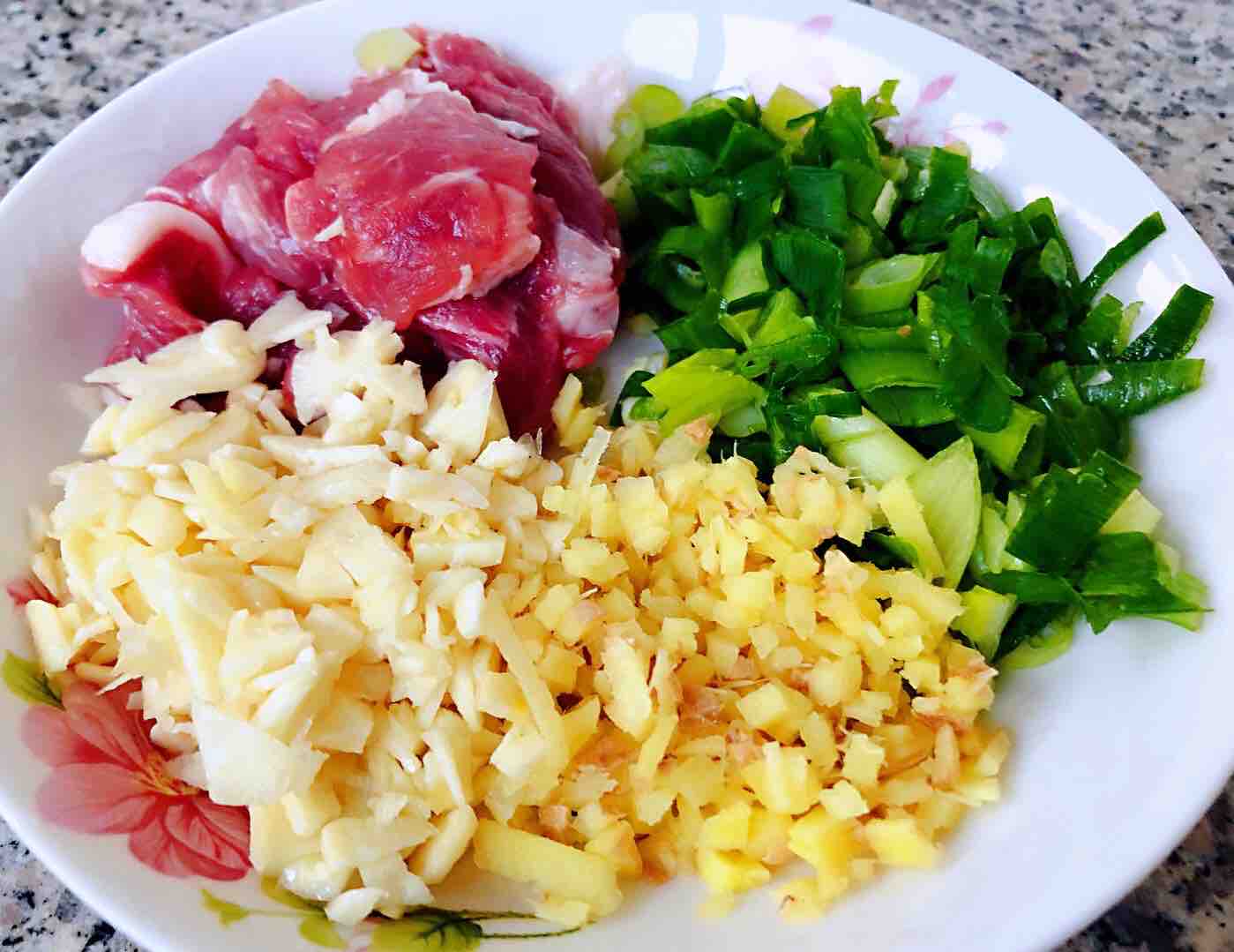 蓮藕炒肉片的做法-咸鮮味炒菜譜-易網健康養生網 蓮藕炒肉片的做法-咸鮮味炒菜譜