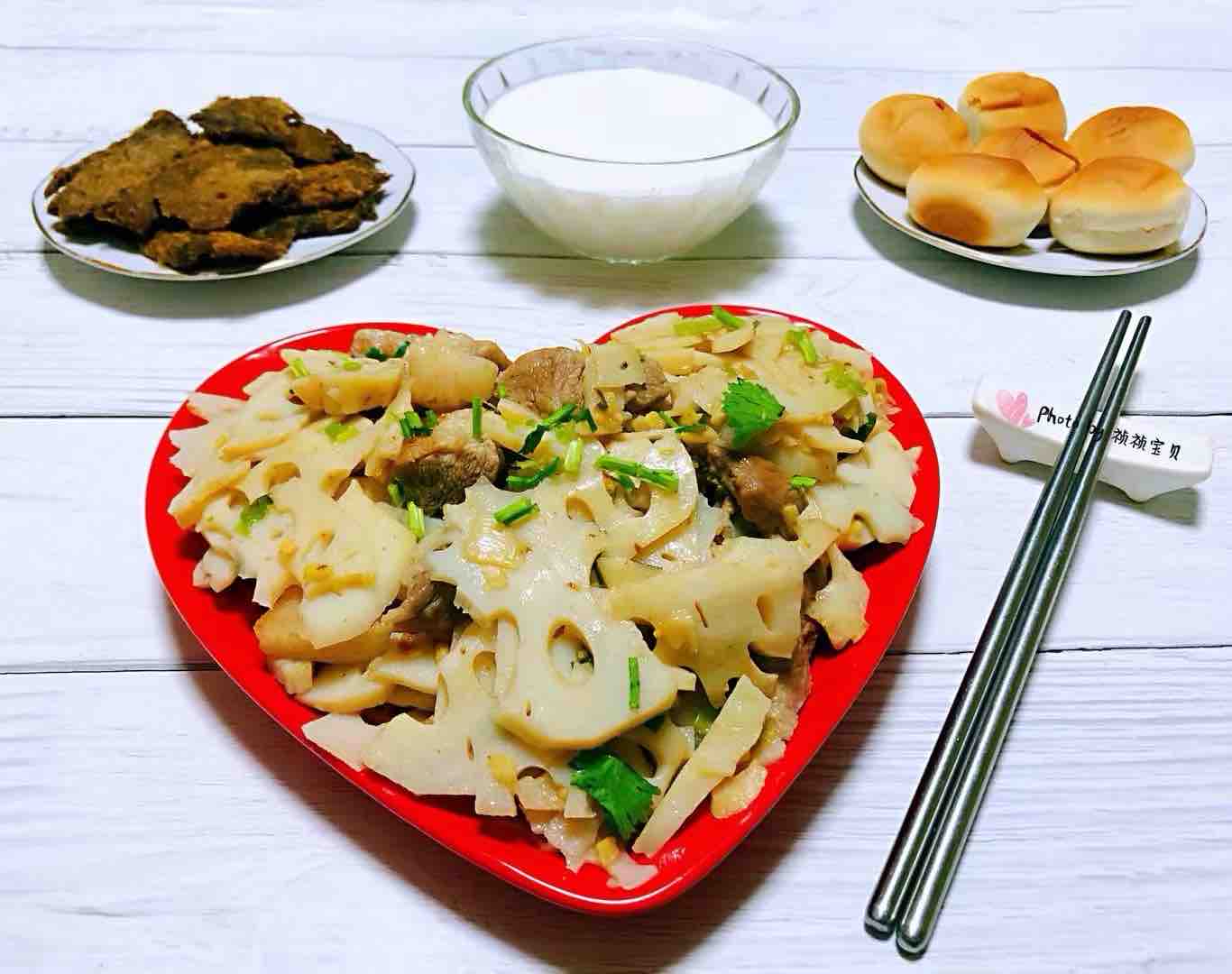 蓮藕炒肉片的做法-咸鮮味炒菜譜-易網健康養生網 蓮藕炒肉片的做法-咸鮮味炒菜譜