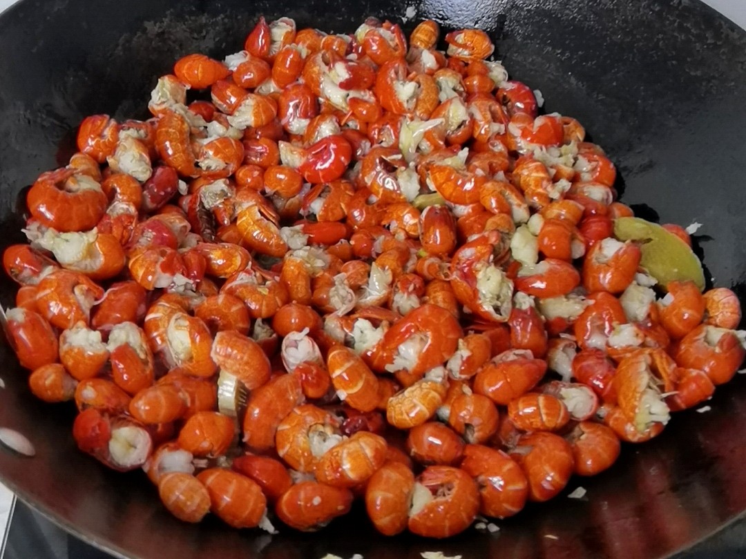 紅火年夜飯-飯店四五十1盤不夠吃,在家20吃到飽的做法-蒜香味炒菜譜-易網健康養生網 紅火年夜飯-飯店四五十1盤不夠吃,在家20吃到飽的做法-蒜香味炒菜譜