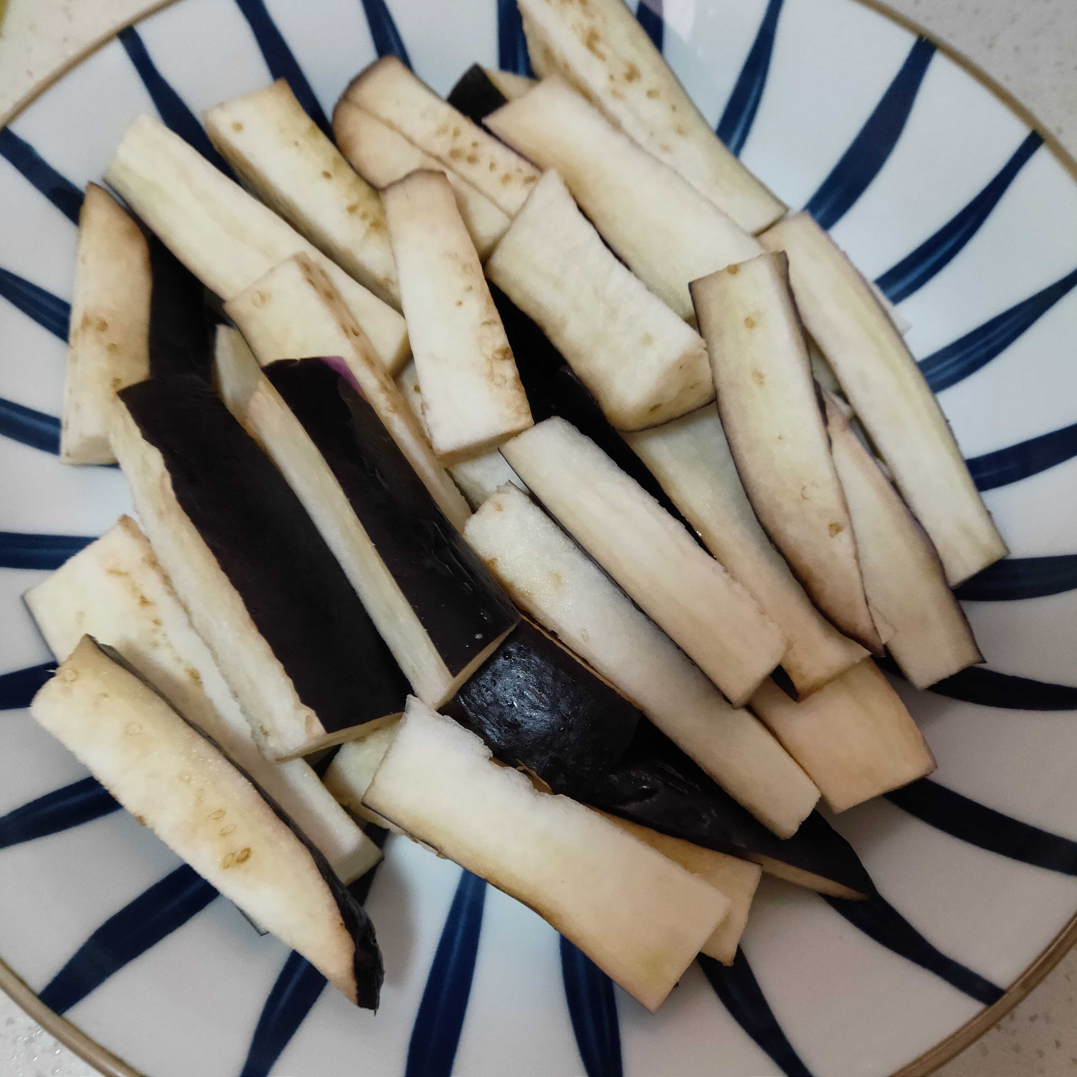 茄子蒸肉末的做法-家常味炒菜譜-易網<a href=http://www.jsjjzhkt.cn/ target=_blank class=infotextkey>健康養生</a>網 茄子蒸肉末的做法-家常味炒菜譜