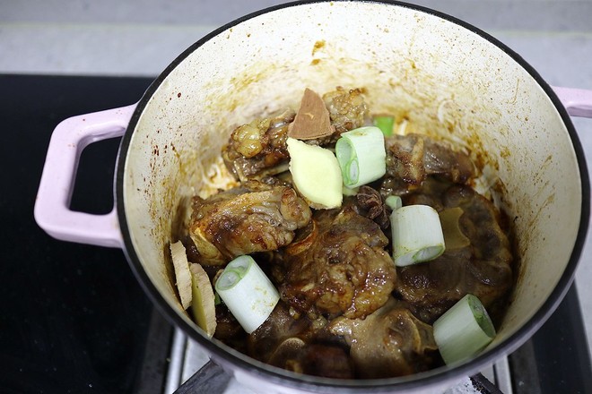 紅燒牛尾的做法-家常味燉菜譜