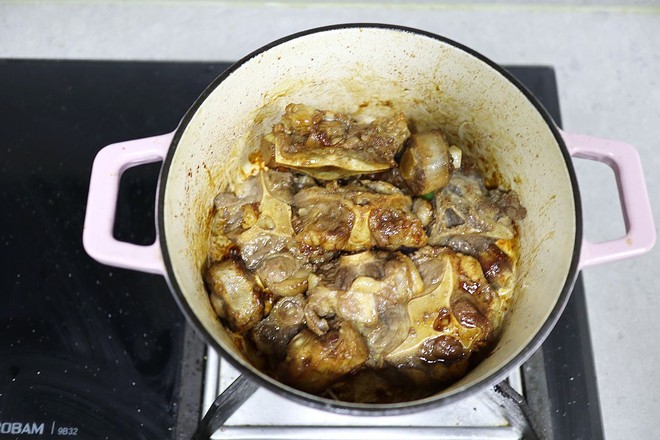 紅燒牛尾的做法-家常味燉菜譜