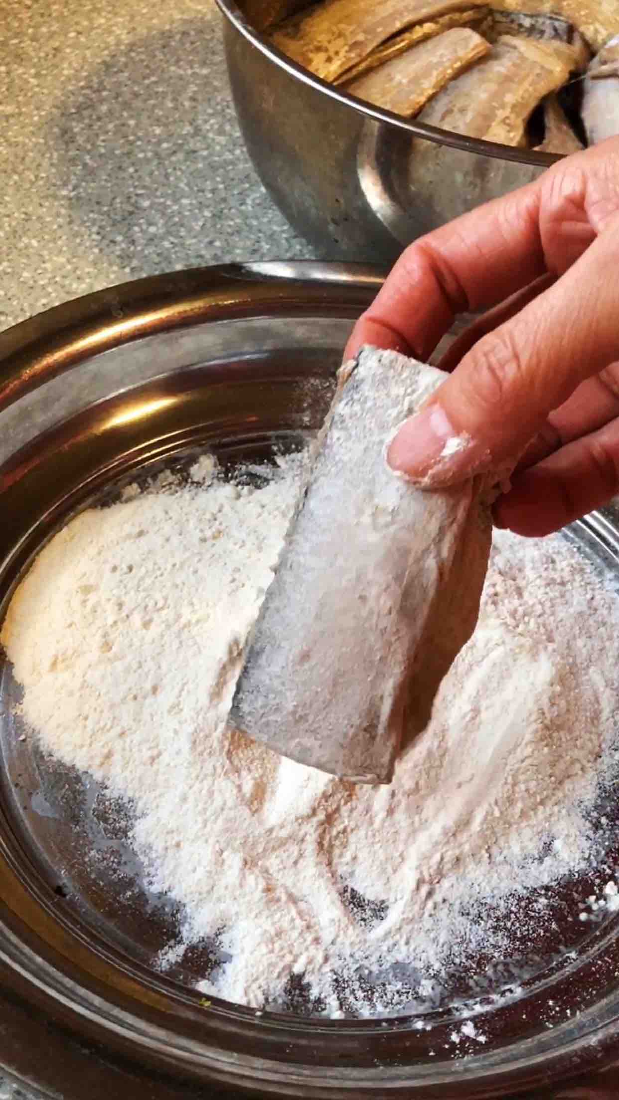 干炸帶魚的做法-魚香味炸菜譜