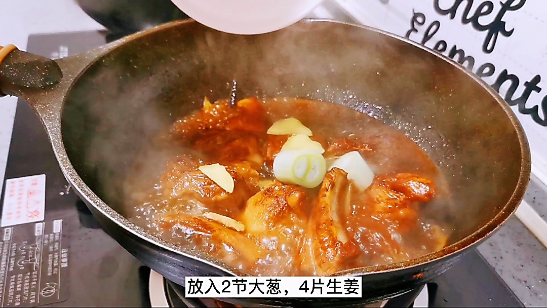 紅燒土豆排骨的做法-醬香味燒菜譜