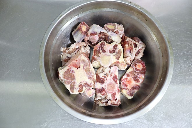 紅燒牛尾的做法-家常味燉菜譜