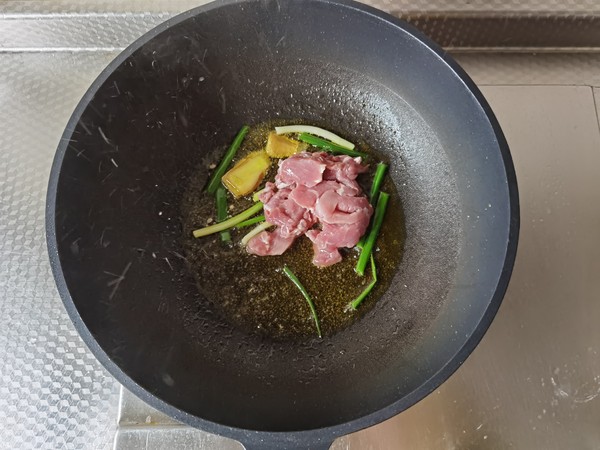 雙菇炒肉絲的做法-咸鮮味炒菜譜-易網健康養生網 雙菇炒肉絲的做法-咸鮮味炒菜譜