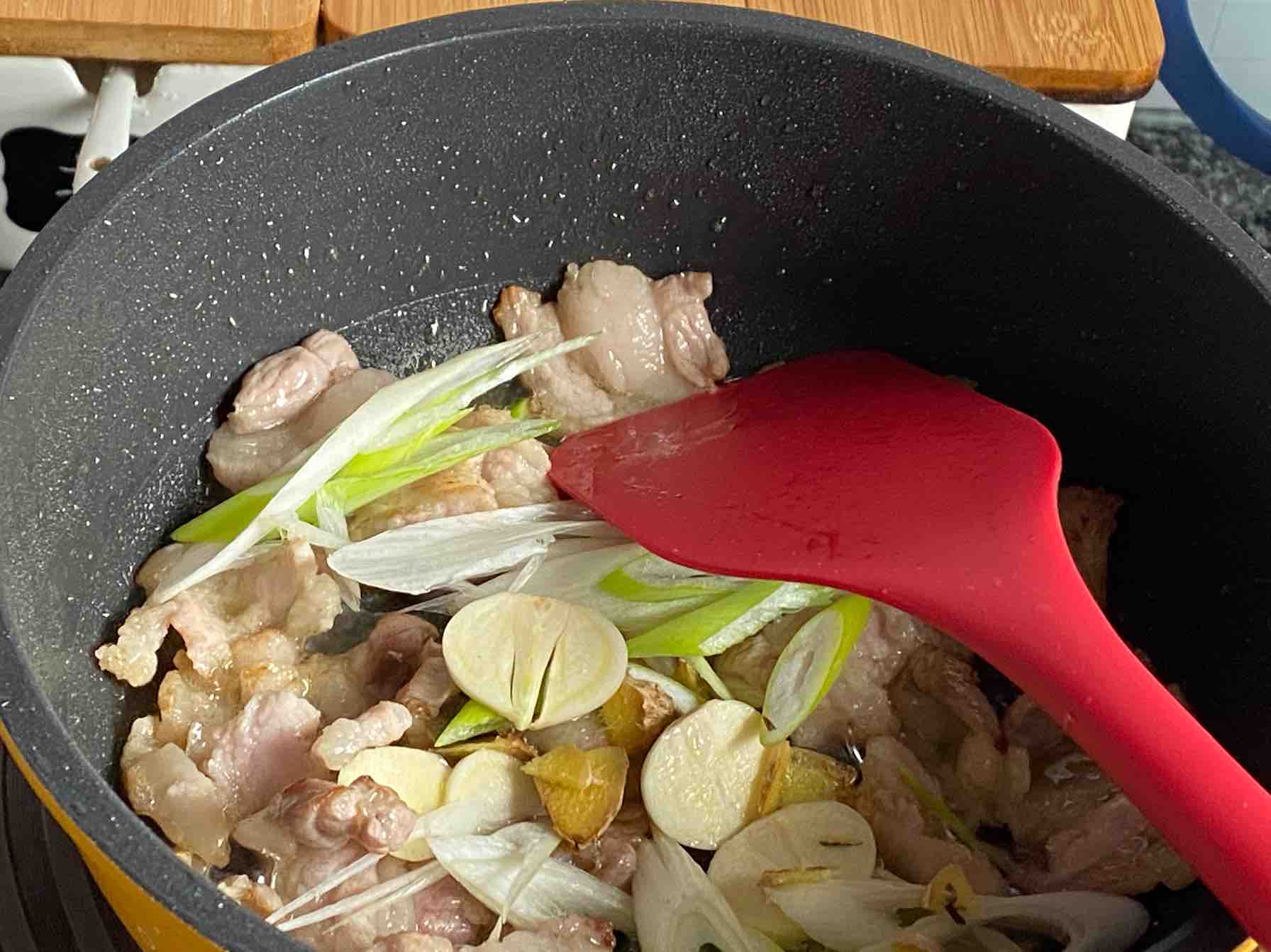 干鍋豆腐的做法-家常味炒菜譜-易網(wǎng)健康養(yǎng)生網(wǎng) 干鍋豆腐的做法-家常味炒菜譜