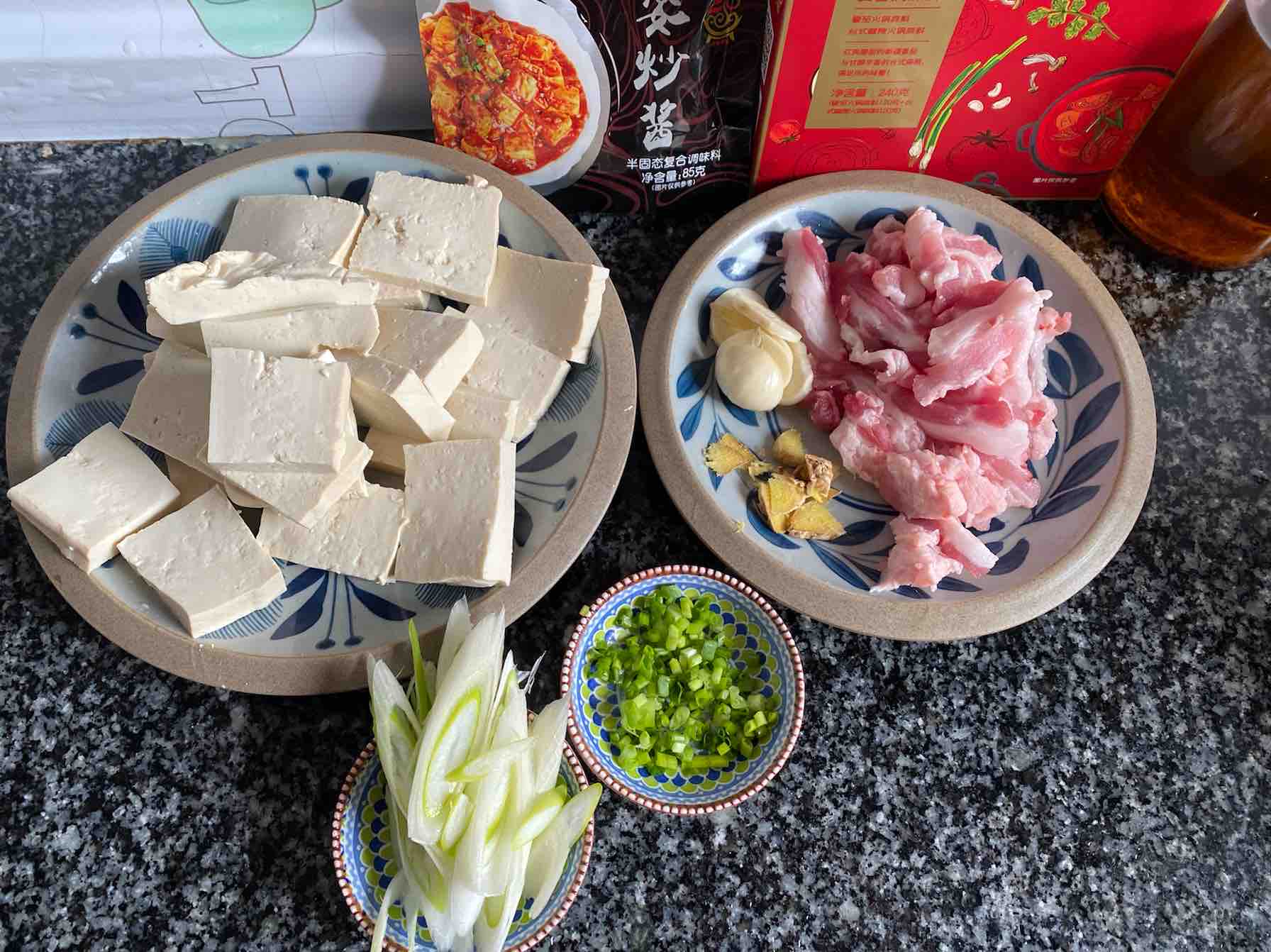 干鍋豆腐的做法-家常味炒菜譜-易網(wǎng)健康養(yǎng)生網(wǎng) 干鍋豆腐的做法-家常味炒菜譜