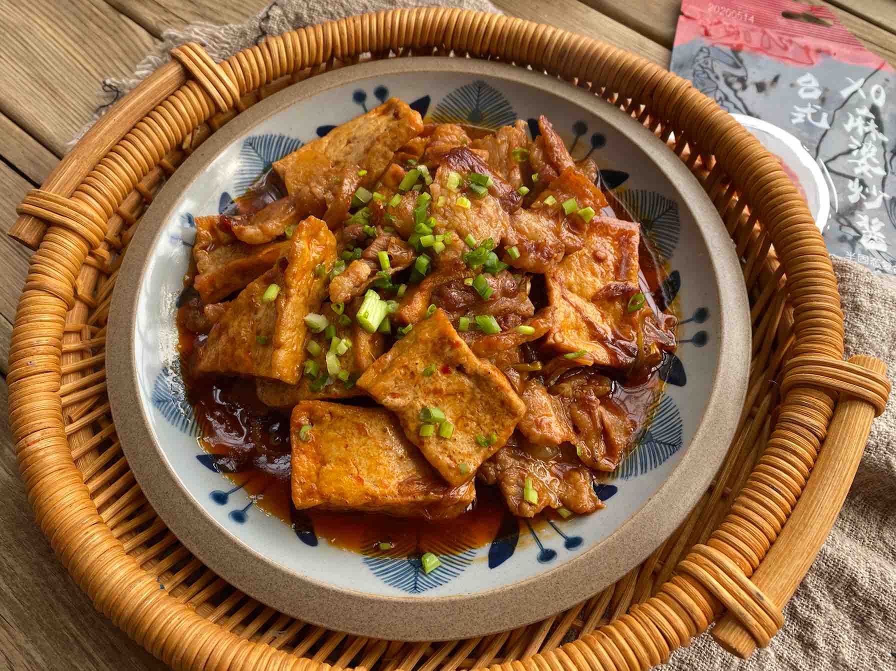 干鍋豆腐的做法-家常味炒菜譜-易網(wǎng)健康養(yǎng)生網(wǎng) 干鍋豆腐的做法-家常味炒菜譜