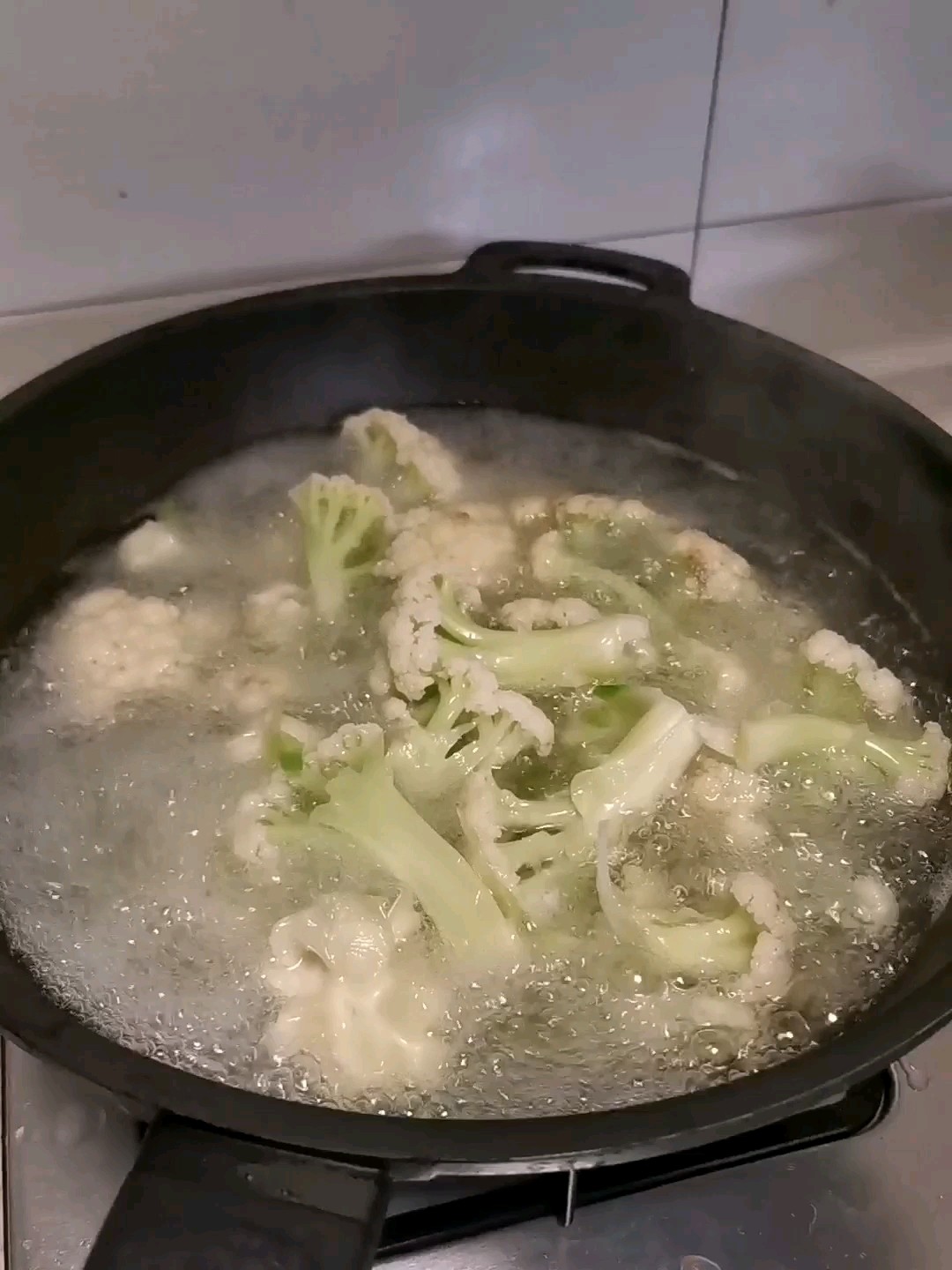 咸肉炒花菜的做法-咸鮮味燒菜譜-易網(wǎng)健康養(yǎng)生網(wǎng) 咸肉炒花菜的做法-咸鮮味燒菜譜