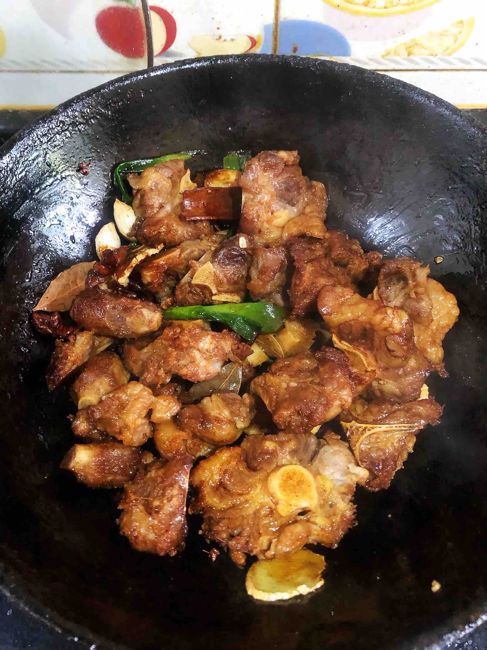 紅燒牛尾的做法-咸鮮味煮菜譜-易網(wǎng)健康養(yǎng)生網(wǎng) 紅燒牛尾的做法-咸鮮味煮菜譜