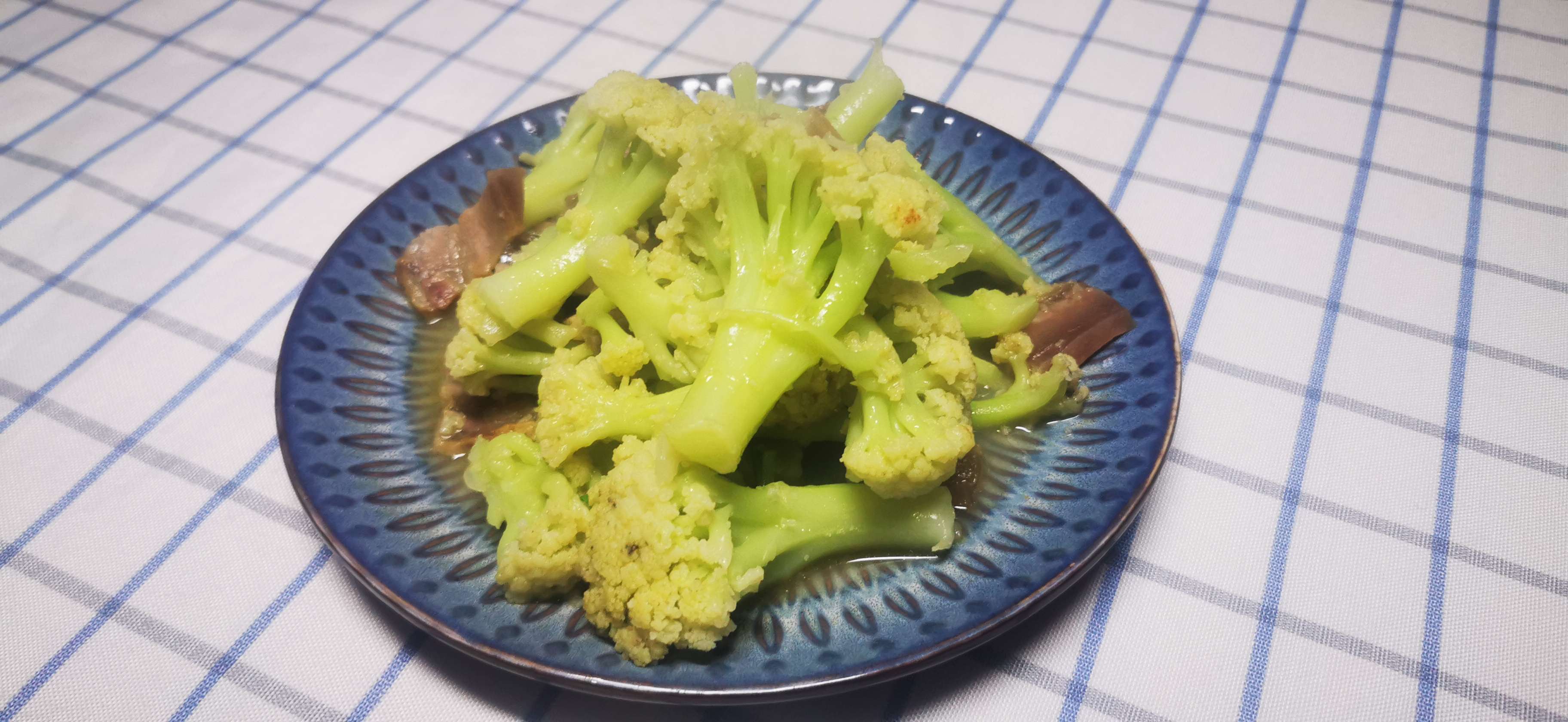 咸肉炒花菜的做法-咸鮮味燒菜譜-易網(wǎng)健康養(yǎng)生網(wǎng) 咸肉炒花菜的做法-咸鮮味燒菜譜