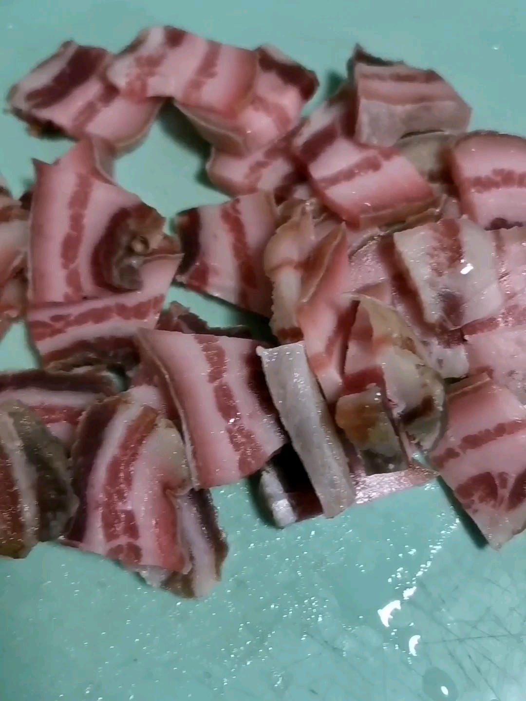 咸肉炒花菜的做法-咸鮮味燒菜譜-易網(wǎng)健康養(yǎng)生網(wǎng) 咸肉炒花菜的做法-咸鮮味燒菜譜