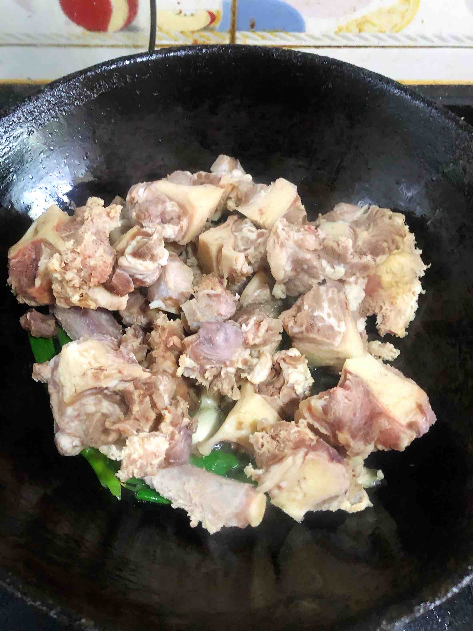 紅燒牛尾的做法-咸鮮味煮菜譜-易網(wǎng)健康養(yǎng)生網(wǎng) 紅燒牛尾的做法-咸鮮味煮菜譜