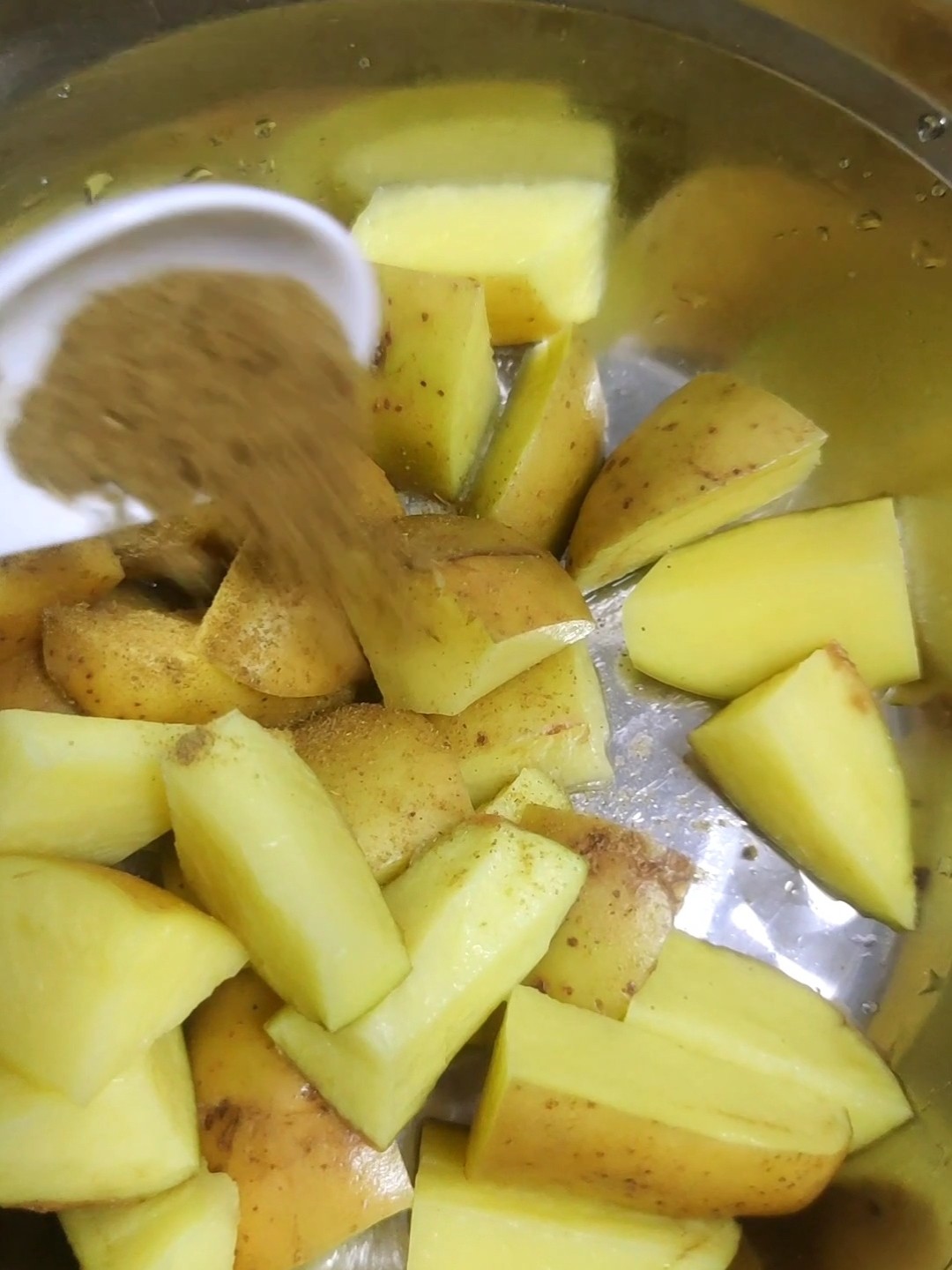 孜然土豆的做法-家常味烤菜譜-易網<a href=http://www.jsjjzhkt.cn/ target=_blank class=infotextkey>健康養生</a>網 孜然土豆的做法-家常味烤菜譜