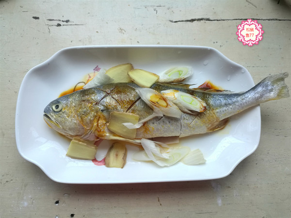 黃花魚這做法,不粘皮不粘鍋,香嫩入味好吃不怕胖的做法-蒜香味燉菜譜-易網健康養生網 黃花魚這做法,不粘皮不粘鍋,香嫩入味好吃不怕胖的做法-蒜香味燉菜譜