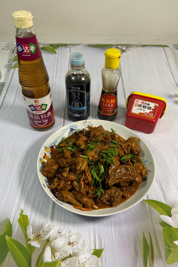 雙茹燒三黃雞的做法-醬香味燉菜譜-易網健康養生網 雙茹燒三黃雞的做法-醬香味燉菜譜