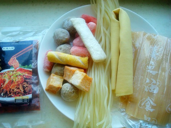 冒菜米粉的做法-香辣味煮菜譜-易網<a href=http://www.jsjjzhkt.cn/ target=_blank class=infotextkey>健康養生</a>網 冒菜米粉的做法-香辣味煮菜譜