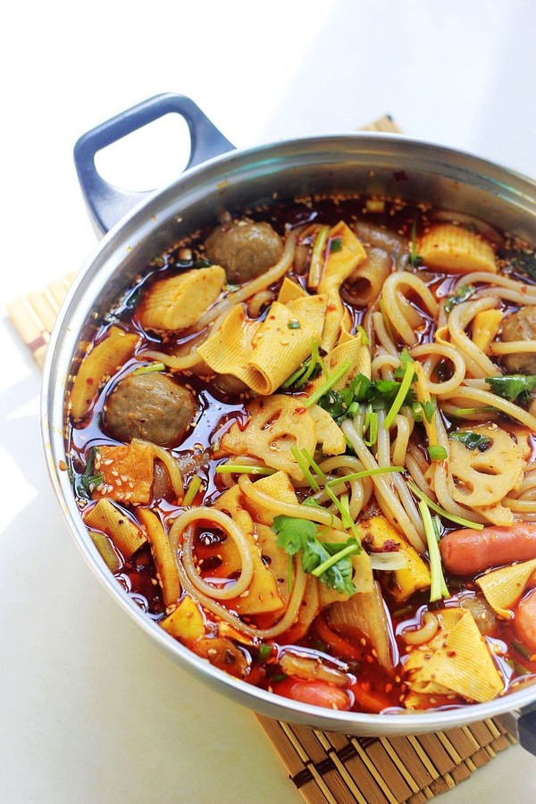 冒菜米粉的做法-香辣味煮菜譜-易網健康養生網 冒菜米粉的做法-香辣味煮菜譜