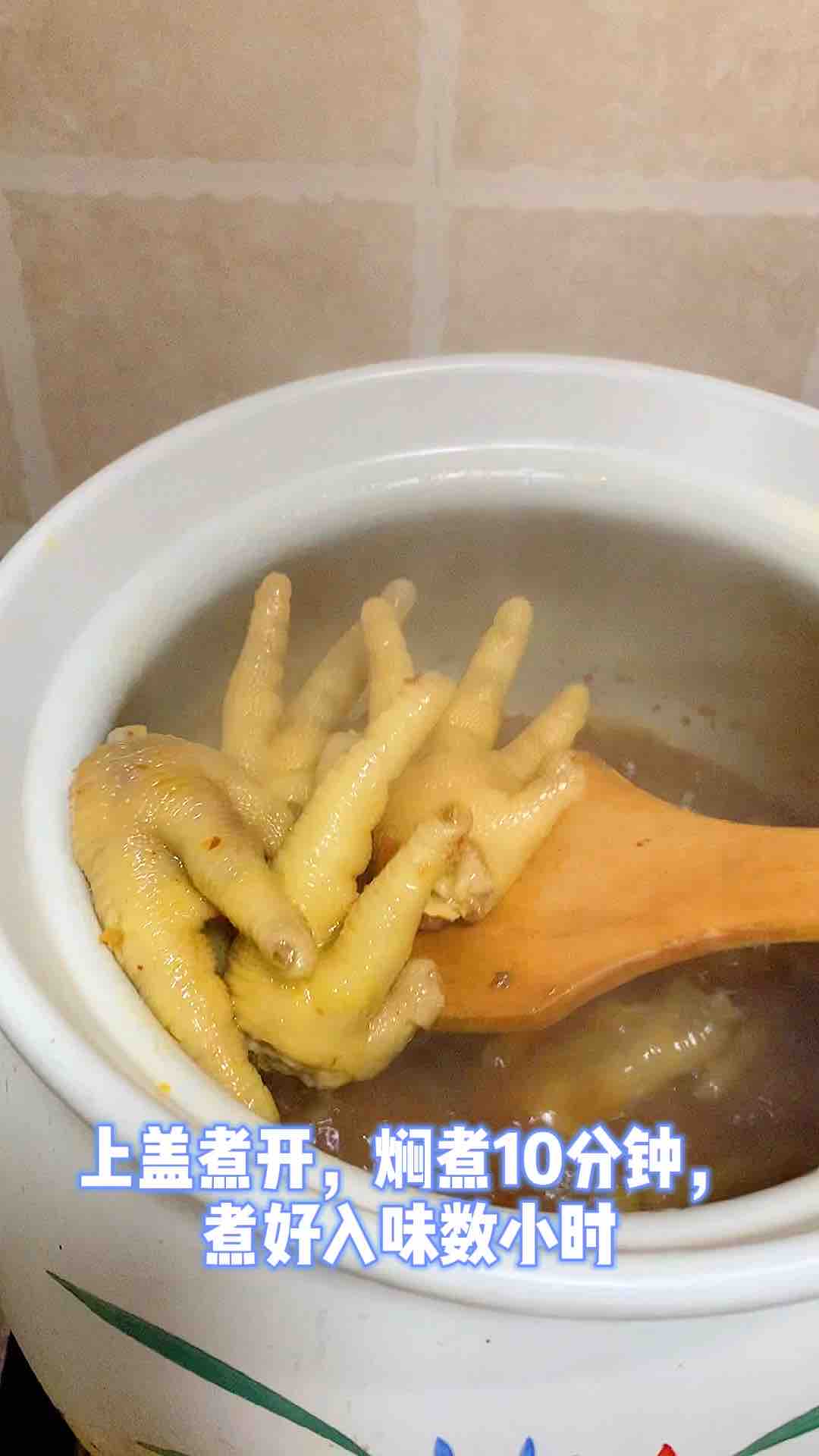 麻辣鹵雞爪,年菜里不可缺少的一道菜的做法-麻辣味鹵菜譜-易網健康養生網 麻辣鹵雞爪,年菜里不可缺少的一道菜的做法-麻辣味鹵菜譜