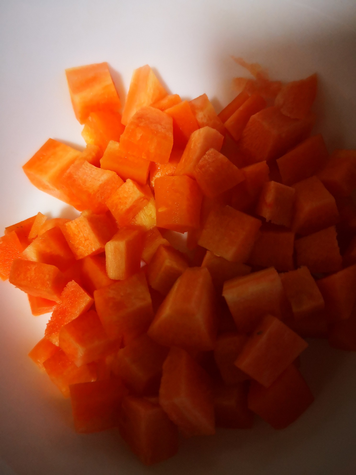 胡蘿卜炒蒜苔的做法-家常味燒菜譜-易網健康養生網 胡蘿卜炒蒜苔的做法-家常味燒菜譜