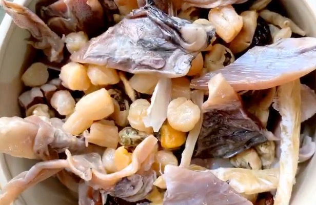 食材“八仙過海各顯神通”一壇鮮的不得了的做法-咸鮮味燉菜譜