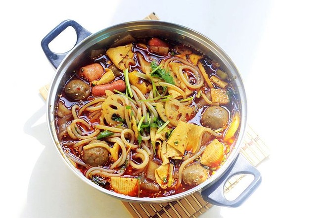 冒菜米粉的做法-香辣味煮菜譜-易網健康養生網 冒菜米粉的做法-香辣味煮菜譜