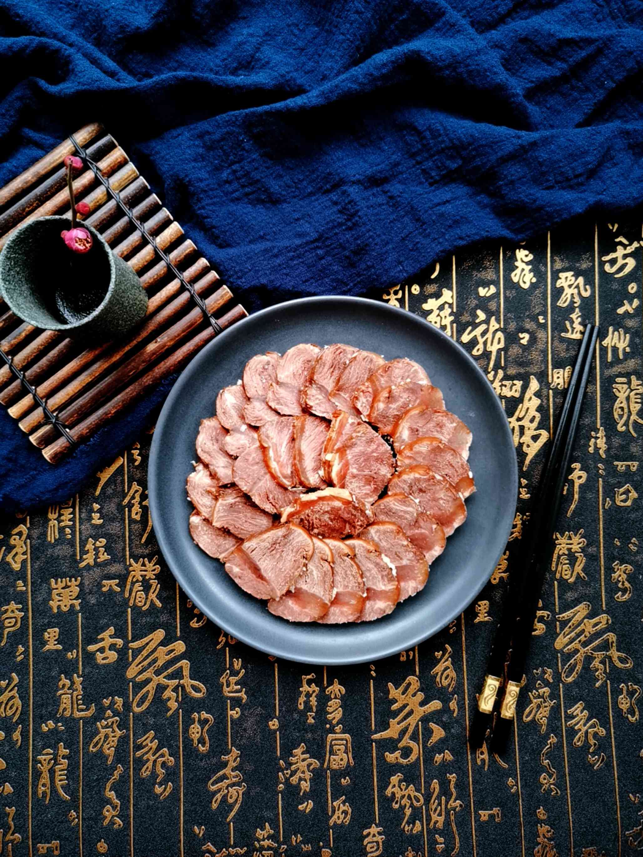 大口喝酒，大口吃肉，水滸醬牛肉客官嘗嘗看？的做法-咸鮮味醬菜譜