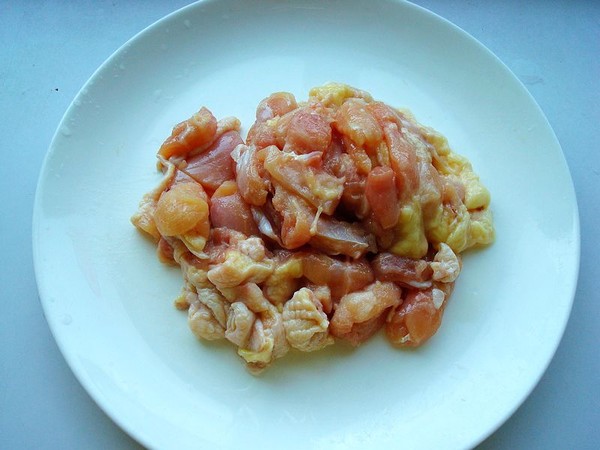 西蘭花炒雞的做法-咸鮮味炒菜譜