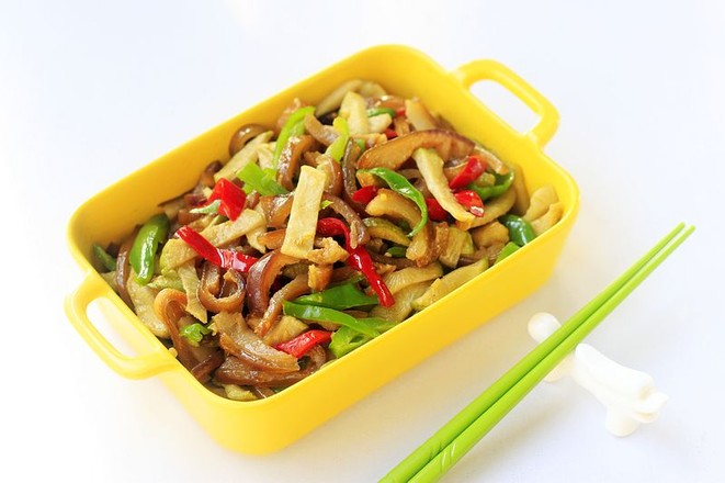 蘿卜干炒肉皮的做法-家常味炒菜譜-易網健康養生網 蘿卜干炒肉皮的做法-家常味炒菜譜