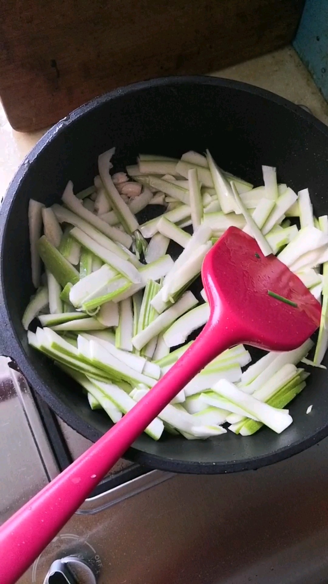 鮮香下飯，葷素搭配營(yíng)養(yǎng)好，角瓜炒肉片的做法-家常味炒菜譜