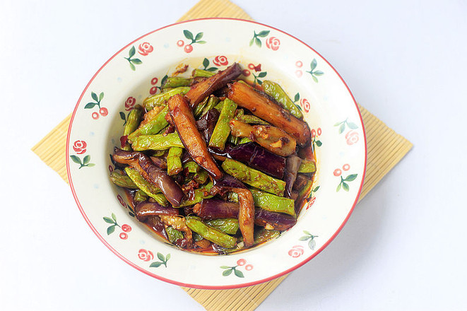 茄子燒豆角的做法-醬香味燒菜譜-易網(wǎng)健康養(yǎng)生網(wǎng) 茄子燒豆角的做法-醬香味燒菜譜