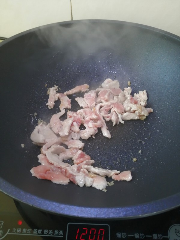 簡簡單單也不失美味~~木耳炒肉絲的做法-家常味炒菜譜