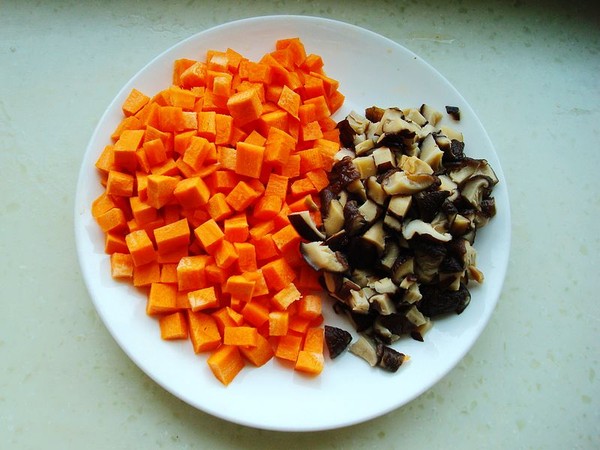 臘肉煲仔飯的做法-家常味燜菜譜-易網健康養生網 臘肉煲仔飯的做法-家常味燜菜譜