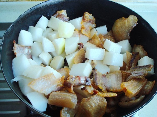 電飯煲蘿卜燉臘肉的做法-家常味燉菜譜-易網健康養生網 電飯煲蘿卜燉臘肉的做法-家常味燉菜譜