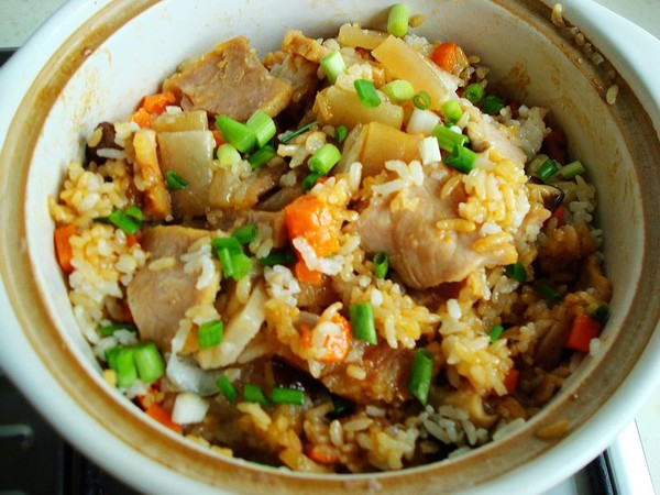 臘肉煲仔飯的做法-家常味燜菜譜-易網健康養生網 臘肉煲仔飯的做法-家常味燜菜譜