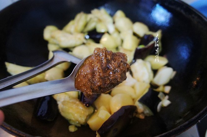 土豆燉茄子的做法-醬香味燉菜譜-易網健康養生網 土豆燉茄子的做法-醬香味燉菜譜