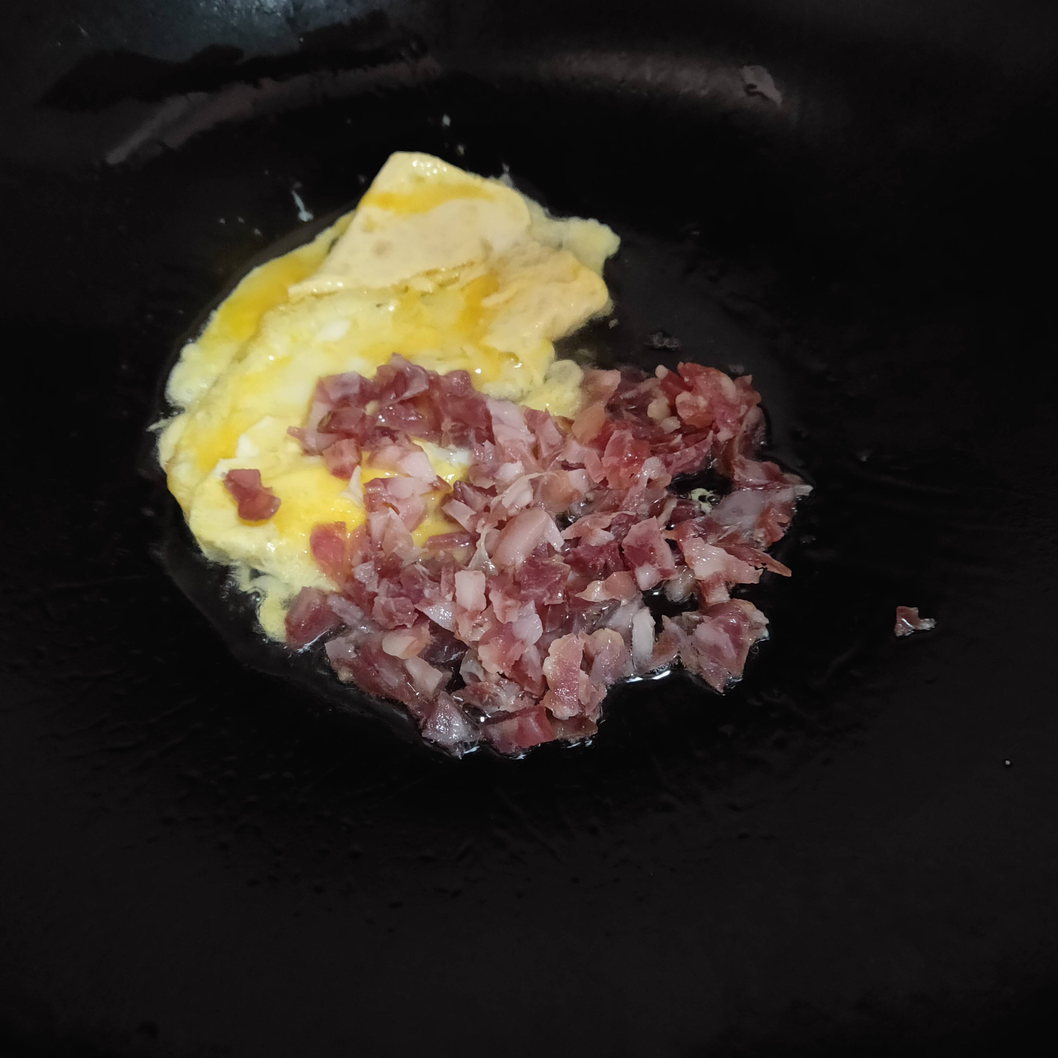 臘腸炒肉的做法-家常味炒菜譜-易網健康養生網 臘腸炒肉的做法-家常味炒菜譜